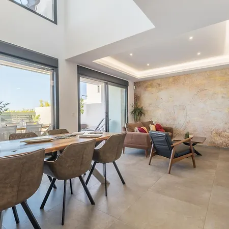 Exclusive Modern Villa