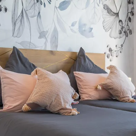Exclusive Modern * Los Montesinos